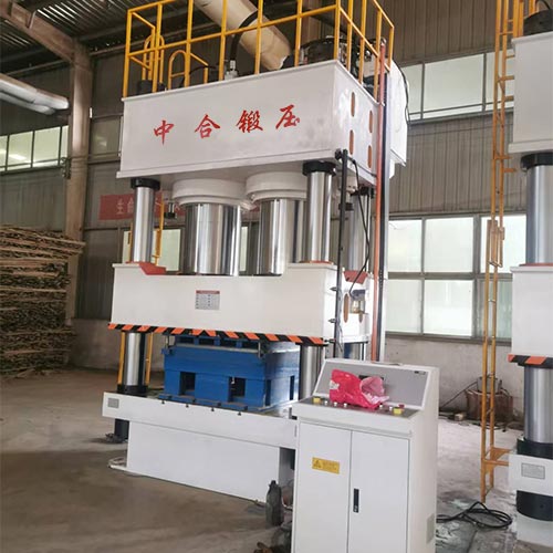 1800噸木屑托盤(pán)液壓機(jī)